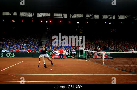 Andy Murray della Gran Bretagna in azione durante il terzo giorno della finale della Coppa Davis al Flanders Expo Center di Gand. PREMERE ASSOCIAZIONE foto. Data immagine: Domenica 29 novembre 2015. Vedi PA storia TENNIS Coppa Davis. Il credito fotografico dovrebbe essere: Andrew Milligan/PA Wire. RESTRIZIONI: , Nessun uso commerciale senza previa autorizzazione, si prega di contattare PA immagini per ulteriori informazioni: Tel: +44 (0) 115 8447447. Foto Stock