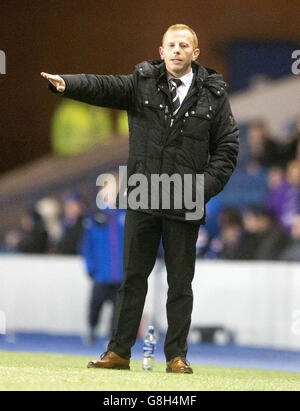 Steve Aitken, manager di Dumbarton, durante la partita del Ladbrokes Scottish Championship allo Ibrox Stadium di Glasgow. Foto Stock