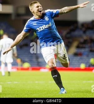 Rangers / Dumbarton - Ladbrokes Scottish Championship - Ibrox Stadium. Il Martyn Waghorn di Rangers festeggia il suo secondo gol durante la partita del Ladbrokes Scottish Championship all'Ibrox Stadium di Glasgow. Foto Stock