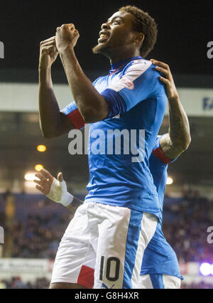 Nathan Oduwa di Rangers celebra il suo terzo gol al fianco durante la partita del Ladbrokes Scottish Championship all'Ibrox Stadium di Glasgow. Foto Stock