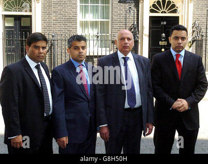 Labor MP (da sinistra a destra); Khalid Mahmood, MP di Birmingham Perry Bar, Sadiq Khan, MP di Tooting, Mohammed Sarwar, MP di Glasgow Central e Shahid Malik, MP di Dewsbury. Foto Stock