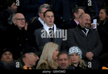Hull City / Derby County - Campionato Sky Bet - Stadio KC. Il proprietario della contea di Derby Mel Morris (a sinistra) e l'amministratore delegato Sam Rush (a destra) Foto Stock