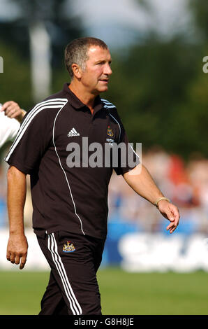 Calcio - Intertoto Cup - terzo turno - prima tappa - FK ZTS Dubnica v Newcastle United - Centralny Stadium. Graeme Souness, manager di Newcastle United Foto Stock