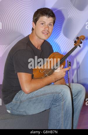 Annuncio del Premio Mercury a livello nazionale - Commonwealth Club. Seth Lakeman partecipa, dove è stato nominato il suo album Kitty Jay. Foto Stock