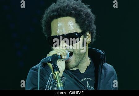 Lenny Kravitz Gig - il Carling Hammersmith Apollo. Il cantante Lenny Kravitz suona. Foto Stock