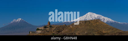 Khor Virap monastero nella parte anteriore del monte Ararat e poco montagna Ararat in Armenia Foto Stock