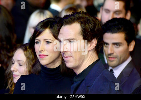 Sophie Hunter e Benedetto Cumberbatch alla Star Wars: La Force Awakens European Premiere tenutasi a Leicester Square, Londra. Foto Stock