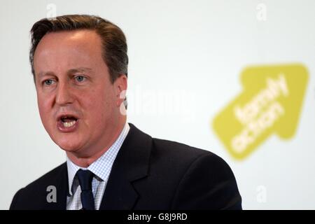 Il primo ministro David Cameron ha tenuto un discorso nel centro di Londra, dove ha delineato la sua visione per affrontare la povertà e migliorare le possibilità di vita della società meno fortunata. Foto Stock