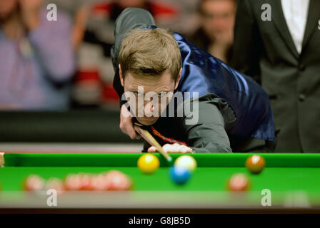 Ricky Walden in azione durante il Dafabet Masters 2016 ad Alexandra Palace, Londra. Foto Stock