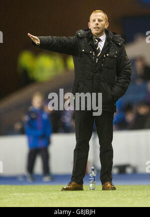 Dumbarton Manager Stevie Aitken durante la partita del Ladbrokes Scottish Championship all'Ibrox Stadium di Glasgow. PREMERE ASSOCIAZIONE foto. Data foto: Martedì 1 dicembre 2015. Guarda i Rangers DI CALCIO della storia della Pennsylvania. Il credito fotografico dovrebbe essere: Jeff Holmes/filo PA. RESTRIZIONI: SOLO PER USO EDITORIALE Foto Stock