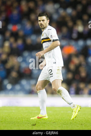 Dumbarton Steven Craig durante la partita del Ladbrokes Scottish Championship all'Ibrox Stadium di Glasgow. PREMERE ASSOCIAZIONE foto. Data foto: Martedì 1 dicembre 2015. Guarda i Rangers DI CALCIO della storia della Pennsylvania. Il credito fotografico dovrebbe essere: Jeff Holmes/filo PA. RESTRIZIONI: SOLO PER USO EDITORIALE Foto Stock