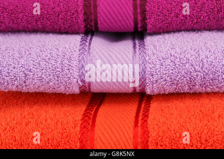 Asciugamani colorati pila closeup immagine. Foto Stock