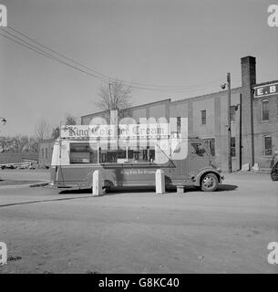 Ice Cream Vendor, Syracuse, New York, USA, John Collier per ufficio di informazione di guerra, Ottobre 1941 Foto Stock