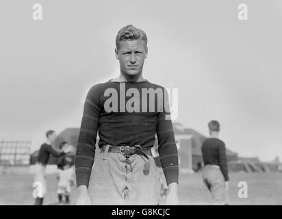 Hobart 'Hobey' Baker, capitano, Princeton University Football Team, Ritratto, Bain News Service, Settembre 1913 Foto Stock