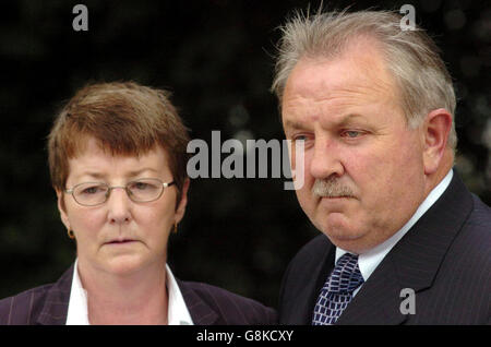 I genitori di Georgina desiderosi, George e madre Sylvia, per il terzo giorno del processo per omicidio del dottor Christopher Newman, accusati di aver ucciso la loro figlia a Dublino due anni fa. Foto Stock