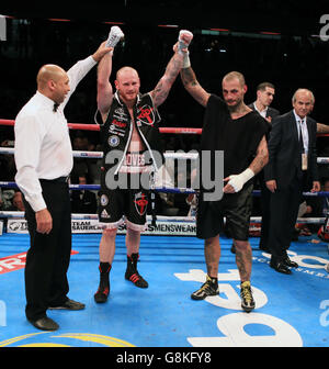 George Groves festeggia il battimento di Andrea di Luisa nel suo concorso internazionale Super-Middleweight alla Copper Box Arena, Londra. Foto Stock