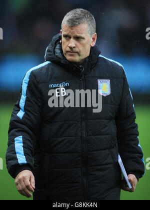 Aston Villa primo allenatore di squadra Eric Black durante la partita Barclays Premier League a Villa Park, Birmingham. PREMERE ASSOCIAZIONE foto. Data immagine: Sabato 6 febbraio 2016. Visita la villa DI CALCIO PA Story. Il credito fotografico dovrebbe essere: Nick Potts/PA Wire. Foto Stock