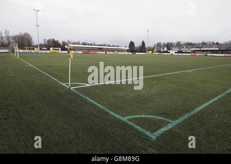 Vista generale dello stadio Indodrill con le vecchie marcature visibili prima della partita del Ladbrokes Scottish Championship tra Alloa Athletic e Rangers. Foto Stock