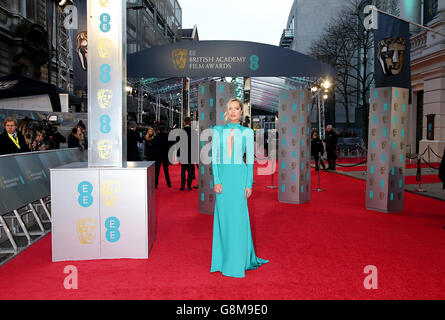 Laura Whitmore partecipa all'EE British Academy Film Awards alla Royal Opera House di Bow Street, Londra. PREMERE ASSOCIAZIONE foto. Data immagine: Domenica 14 febbraio 2016. Vedere PA Story SHOWBIZ BAFTA. Il credito fotografico dovrebbe essere: Filo Yui Mok/PA Foto Stock