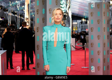 Laura Whitmore partecipa all'EE British Academy Film Awards alla Royal Opera House di Bow Street, Londra. PREMERE ASSOCIAZIONE foto. Data immagine: Domenica 14 febbraio 2016. Vedere PA Story SHOWBIZ BAFTA. Il credito fotografico dovrebbe essere: Filo Yui Mok/PA Foto Stock