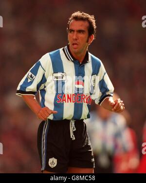 Calcio - fa Carling Premiership - Liverpool v Sheffield Mercoledì. Paolo di Canio, mercoledì di Sheffield Foto Stock