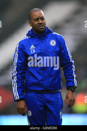 Milton Keynes Dons v Chelsea - Emirates fa Cup - Quarta tornata - Stadio: MK. Assistente Chelsea primo allenatore del team Eddie Newton Foto Stock