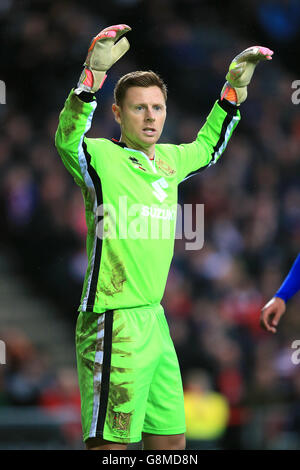 Milton Keynes Dons v Chelsea - Emirates fa Cup - Quarta tornata - Stadio: MK. David Martin, portiere di Milton Keynes Dons Foto Stock