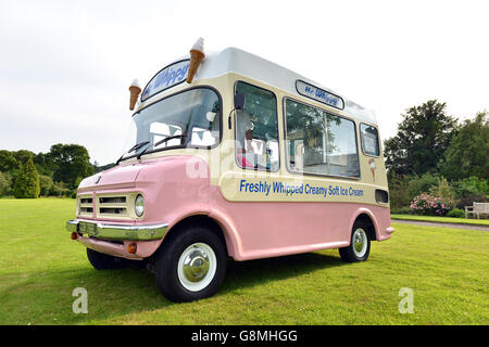Vintage Mr Whippy ice cream van Foto Stock
