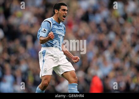 Calcio - fa Barclays Premiership - Manchester City / Portsmouth - City of Manchester Stadium. Claudio Reyna di Manchester City celebra il suo obiettivo Foto Stock