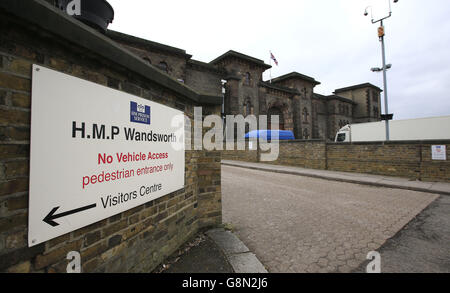 Un cartello all'esterno di HMP Wandsworth, una prigione maschile di categoria B nel sud-ovest di Londra. Foto Stock