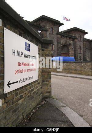 Un cartello all'esterno di HMP Wandsworth, una prigione maschile di categoria B nel sud-ovest di Londra. Foto Stock