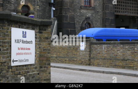 Un cartello all'esterno di HMP Wandsworth, una prigione maschile di categoria B nel sud-ovest di Londra. Foto Stock