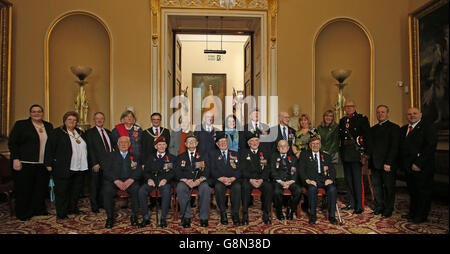 WW II veterani ricevere la Legione d'onore Foto Stock