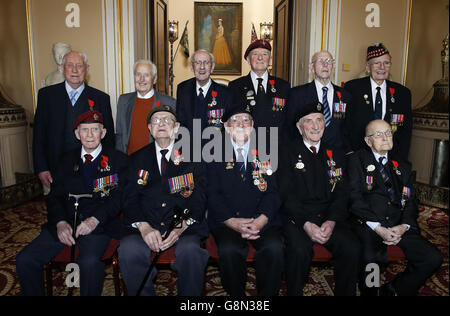 WW II veterani ricevere la Legione d'onore Foto Stock