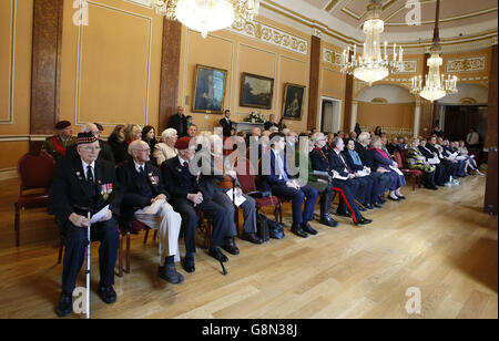 Una cerimonia al Municipio di Liverpool, dove i veterani della seconda guerra mondiale riceveranno la Legion d'honneur, la più alta distinzione della Francia, dall'ambasciatore francese Sylvie Bermann per il ruolo svolto nella liberazione della Francia durante la seconda guerra mondiale. Foto Stock