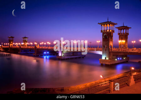 Alessandria Ponte Stanly al tramonto sul mare Foto Stock