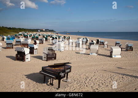 Il pianoforte sulla spiaggia, Ahlbeck località balneare, Kaiserbad, Usedom, Mar Baltico, Meclemburgo-Pomerania Occidentale Foto Stock