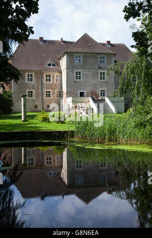 Mellenthin moated il castello e il ristorante, isola di Usedom, Meclemburgo-Pomerania, Mar Baltico, PublicGround Foto Stock