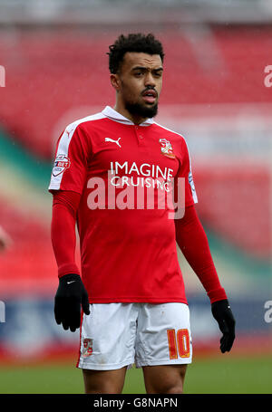 Swindon Town / Blackpool - Sky Bet League One - County Ground. Nicky Ajose di Swindon Town Foto Stock