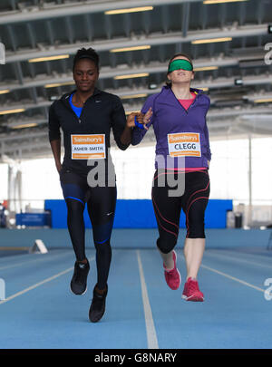 Dina Asher-Smith e Libby Clegg Photocall - Sain Lee Valley Centro di atletica Foto Stock