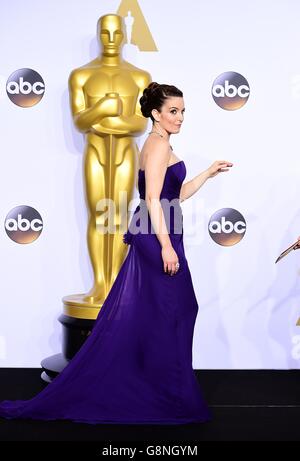 Tina Fey nella sala stampa dell'ottantottantesimo Academy Awards tenutosi al Dolby Theatre di Hollywood, Los Angeles, CA, USA, 28 febbraio 2016. Foto Stock