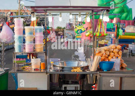 Parco di Divertimenti di cotone di stallo candy indietro shop Foto Stock