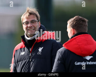 Il manager di Liverpool Jurgen Klopp durante una sessione di allenamento prima della finale della Capital One Cup, al Melwood Training Ground di Liverpool. Foto Stock