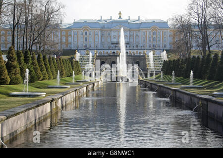 Fontane complesso in Russia Peterhof Foto Stock