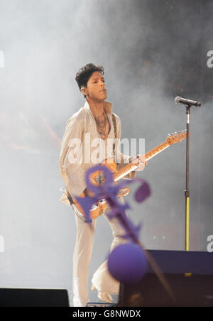 In Focus: musicista Prince muore a 57 21 Apr 2016 immagini prese Hop Farm Festival 2011 Credito: Glamourstock Foto Stock