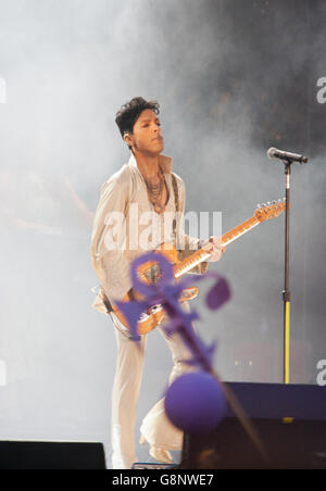 In Focus: musicista Prince muore a 57 21 Apr 2016 immagini prese Hop Farm Festival 2011 Credito: Glamourstock Foto Stock