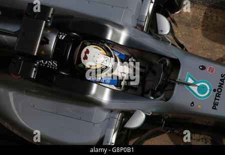 Mercedes Lewis Hamilton durante la prima giornata di test al Circuit de Catalunya, Barcellona. Foto Stock