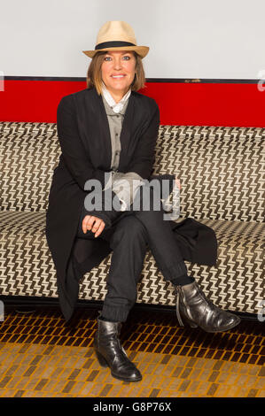 Cerys Matthews in una fotocellula alla Brasserie Zedel, Londra, per lanciare il Festival inaugurale della voce, che si terrà a Cardiff dal 3 giugno al 12 giugno. Foto Stock