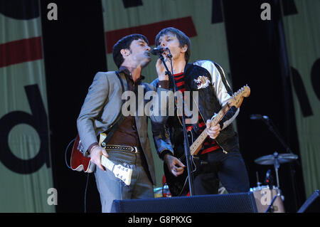 V Festival - Parco delle terre. Franz Ferdinand si esibisce sul V Stage. Foto Stock