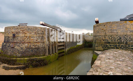 Bude lock situato in Cornovaglia, Inghilterra Foto Stock